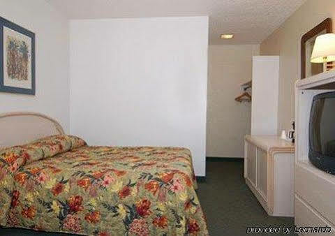Laguna Hotel 2*